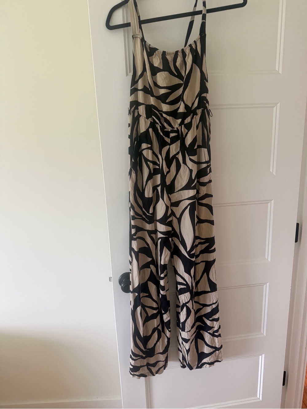 Sanctuary Black & Cream Leaf-Print Jumpsuit size Small